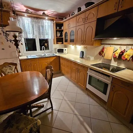 Prostorny 3+1 Pro 4 Osob Moznost Pristylky+2os *